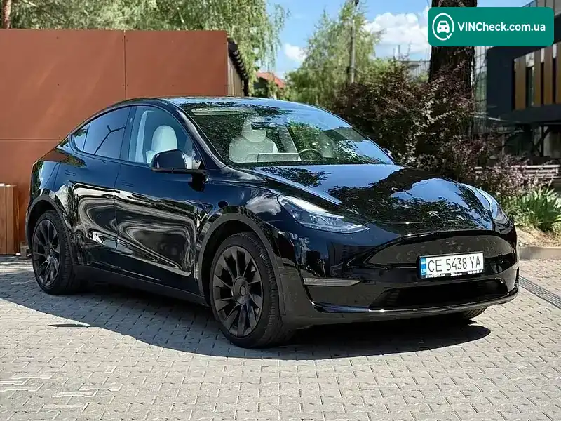 Tesla Model Y 2024, фото з оголошення 2 з 12, VIN 7SAYGDEEXRA220836