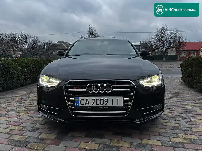 Audi A4 2012, фото з оголошення 1 з 4, VIN WAUBFAFL6DN016143
