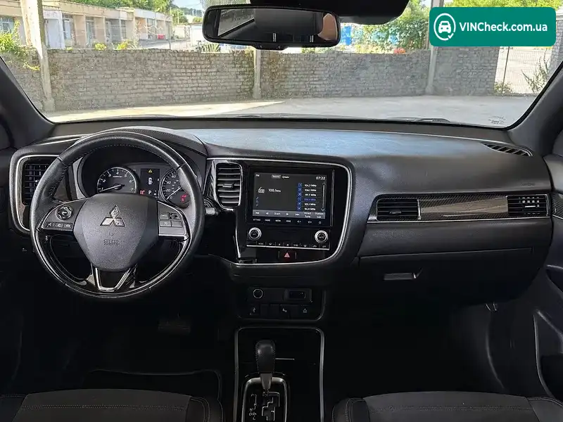 Mitsubishi Outlander 2020, фото з оголошення 2 з 20, VIN JA4AD3A34LZ037761
