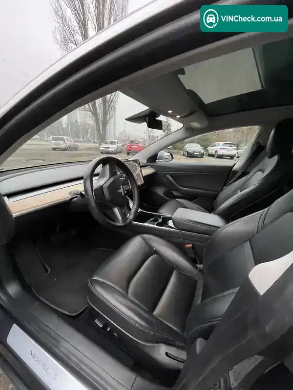 Tesla Model 3 2019, фото з оголошення 2 з 12, VIN 5YJ3E7EBXKF339130