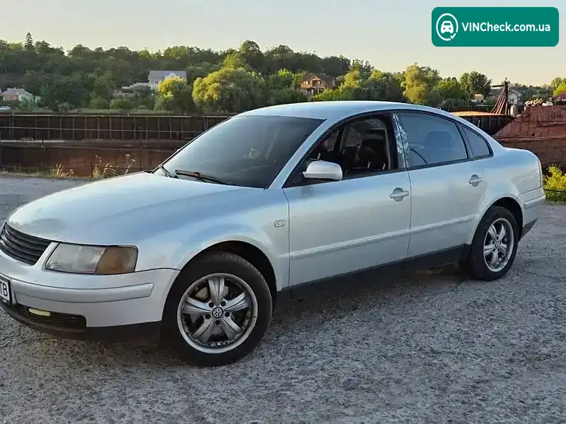 Volkswagen Passat 1999, фото з оголошення 2 з 20, VIN WVWZZZ3BZXE186800