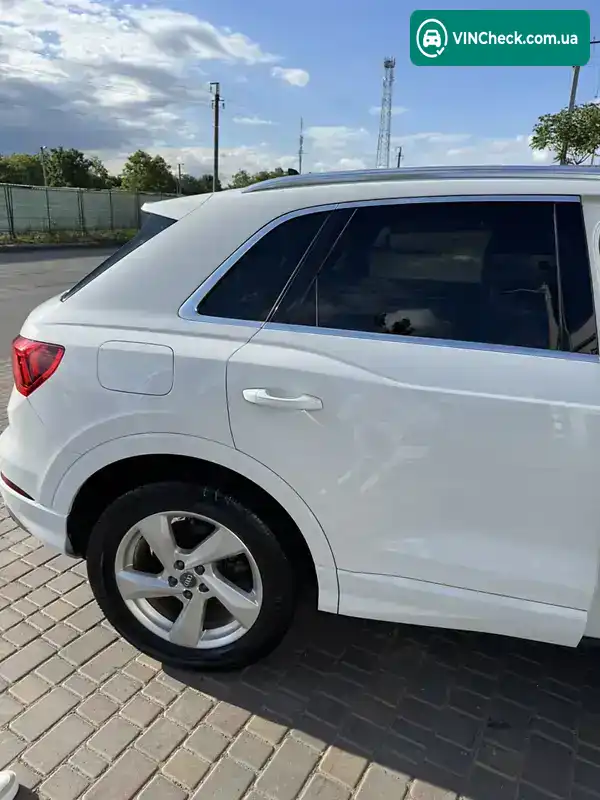 Audi Q3 2019, фото з оголошення 2 з 10, VIN WA1AECF31L1063142