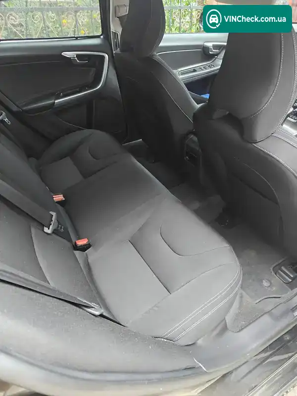 Volvo V60 2015, фото з оголошення 1 з 16, VIN YV1FW7980G1285286
