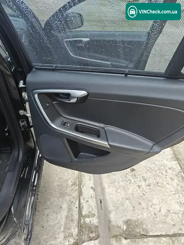 Volvo V60 2015, фото з оголошення 2 з 16, VIN YV1FW7980G1285286