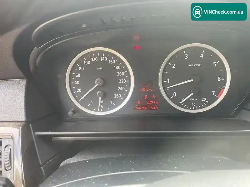 BMW 5 Series 2005, фото з оголошення 2 з 21, VIN WBANE31070B950266