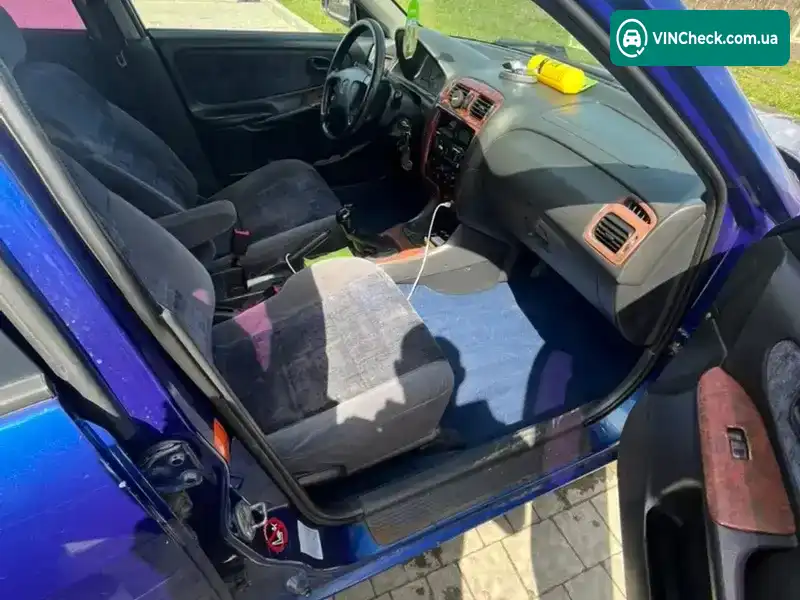 Mazda 626 1998, фото з оголошення 2 з 9, VIN JMZGC161201591968
