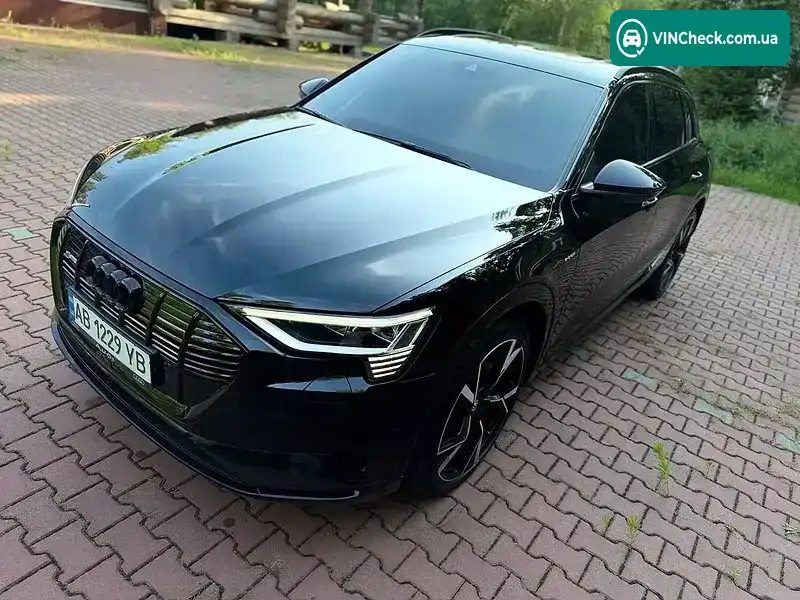 Audi e-tron 2018, фото з оголошення 2 з 20, VIN WAUZZZGE4KB001742