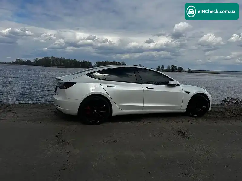 Tesla Model 3 2019, фото з оголошення 1 з 11, VIN 5YJ3E1EB9KF513928