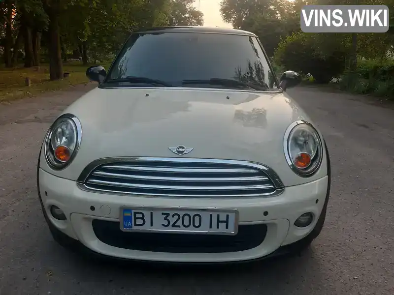 MINI Hatch 2013, фото з оголошення 1 з 21, VIN WMWSU3C56DT682051