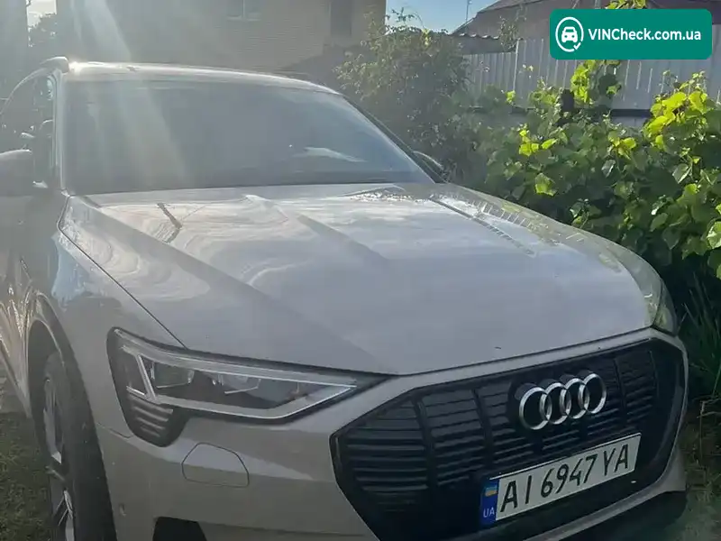 Audi e-tron 2019, фото з оголошення 1 з 20, VIN WAUZZZGE7LB016222