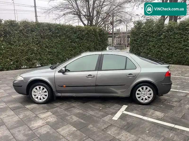 Renault Laguna 2002, фото з оголошення 2 з 15, VIN VF1BG0W0C27132140