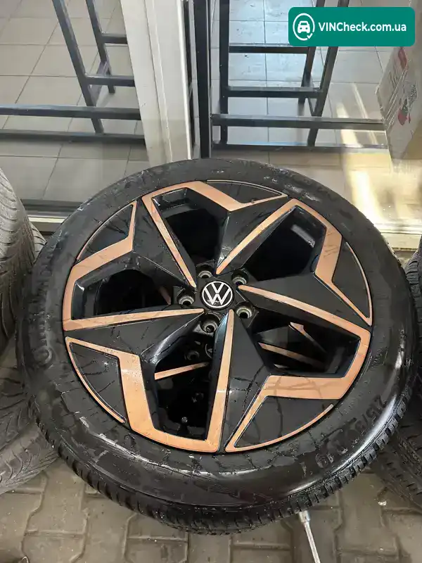 Volkswagen ID.3 2023, фото з оголошення 2 з 21, VIN LSVFB6E96P2019761