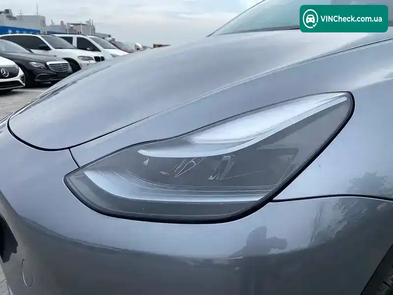 Tesla Model Y 2024, фото з оголошення 2 з 21, VIN 7SAYGDEE9SA357174