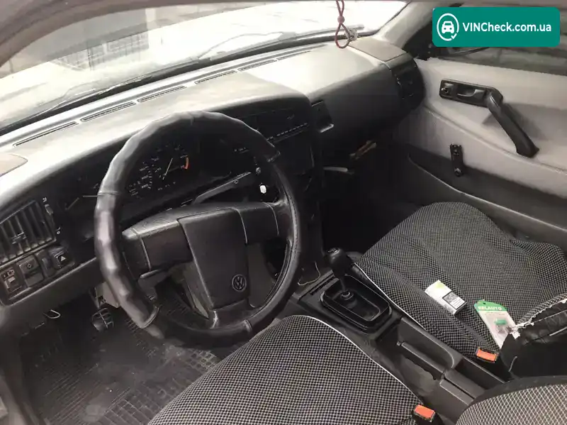 Volkswagen Passat 1988, фото з оголошення 2 з 5, VIN WVWZZZ31ZJE011349