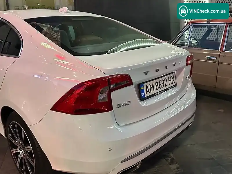 Volvo S60 2017, фото з оголошення 2 з 5, VIN LYV402TK9HB152352