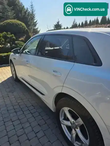 Audi e-tron 2020, фото з оголошення 2 з 16, VIN WAUZZZGE9LB028484