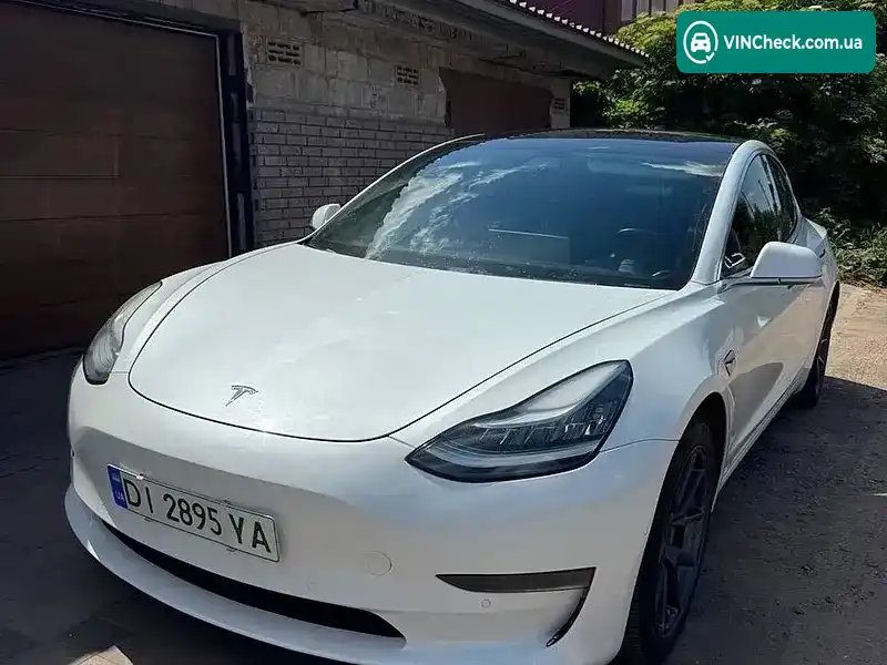 Tesla Model 3 2018, фото з оголошення 2 з 17, VIN 5YJ3E1EA4JF035357