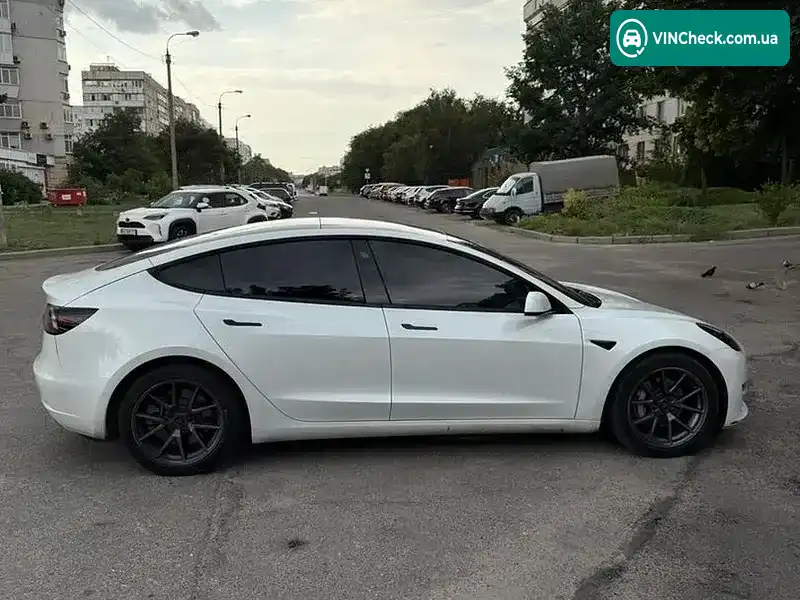 Tesla Model 3 2021, фото з оголошення 2 з 10, VIN 5YJ3E1EBXMF002442