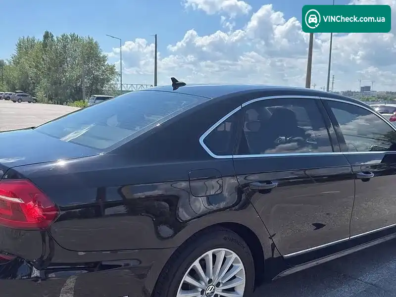 Volkswagen Passat 2016, фото з оголошення 1 з 20, VIN 1VWBT7A39GC032937