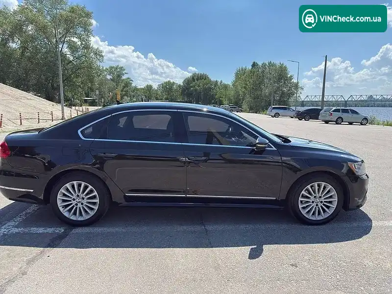Volkswagen Passat 2016, фото з оголошення 2 з 20, VIN 1VWBT7A39GC032937