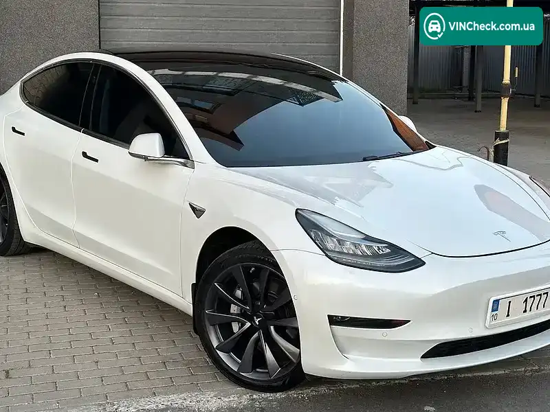Tesla Model 3 2018, фото з оголошення 1 з 21, VIN 5YJ3E1EAXJF050185