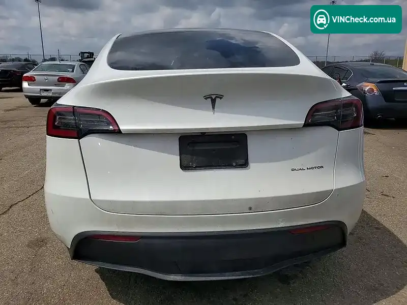 Tesla Model Y 2023, фото з оголошення 2 з 12, VIN 7SAYGDEE8PA055740
