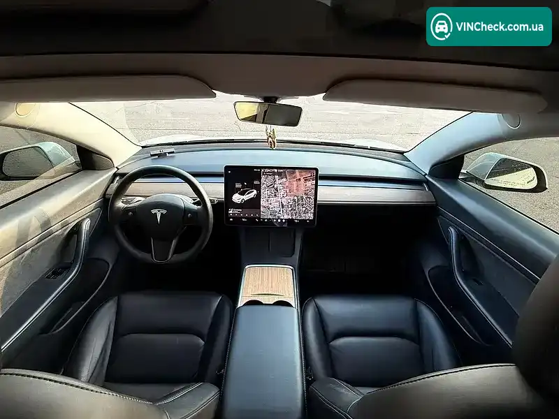 Tesla Model 3 2021, фото з оголошення 2 з 3, VIN 5YJ3E1EA5MF928447
