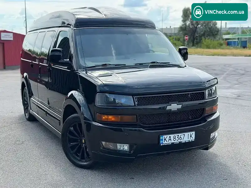 Chevrolet Express 2010, фото з оголошення 2 з 20, VIN 1GBUHEB43A1148411