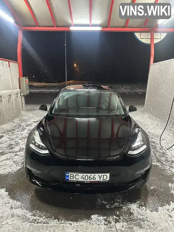 Tesla Model 3 2019, фото з оголошення 1 з 10, VIN 5YJ3E1EAXKF297563
