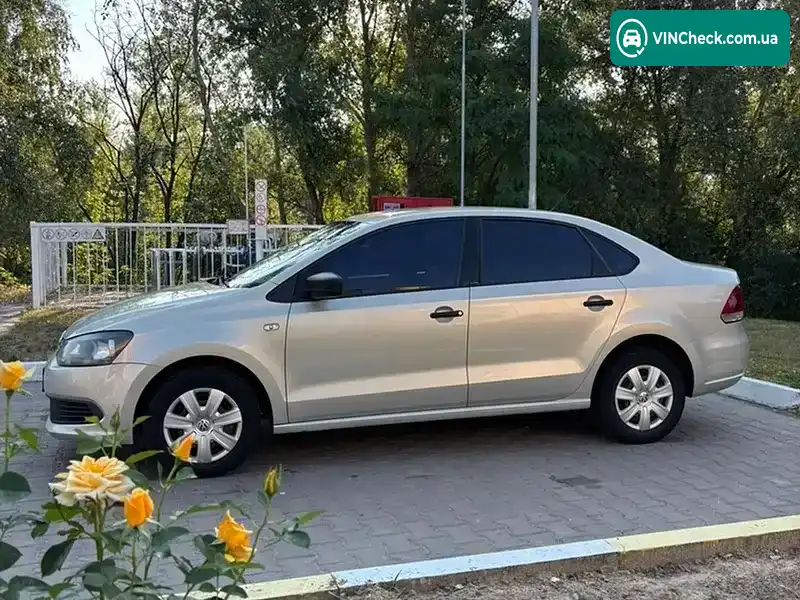 Volkswagen Polo 2013, фото з оголошення 2 з 17, VIN XW8ZZZ61ZDG053118