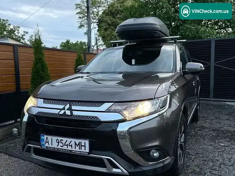 Mitsubishi Outlander 2020, фото з оголошення 1 з 9, VIN JMBXTGF2WLZ000756
