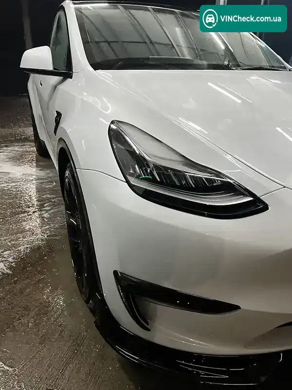 Tesla Model Y 2023, фото з оголошення 2 з 9, VIN 7SAYGDEE1PA128964