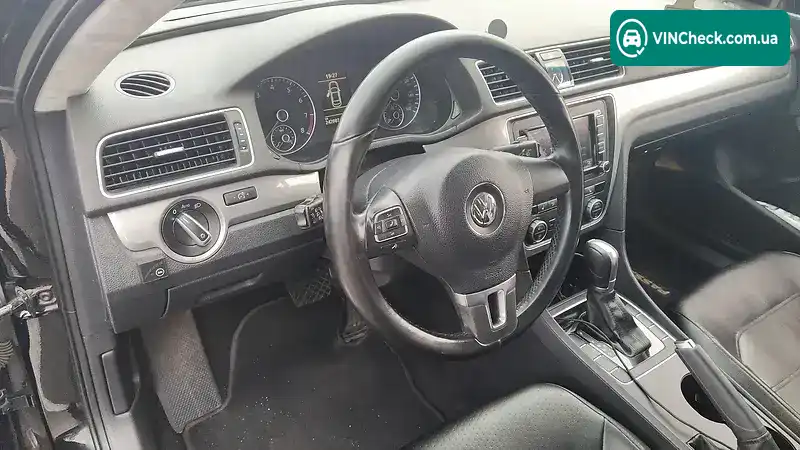 Volkswagen Passat 2012, фото з оголошення 2 з 3, VIN 1VWAH7A38CC091047
