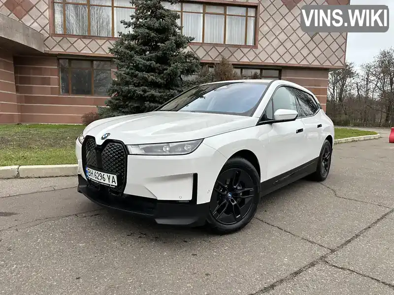 BMW iX 2024, фото з оголошення 1 з 21, VIN WBY11CF050CS18734