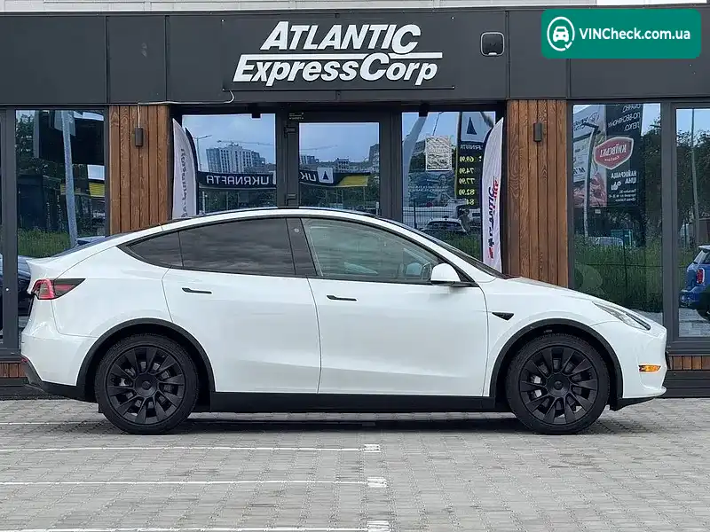 Tesla Model Y 2022, фото з оголошення 2 з 13, VIN 7SAYGDEE1PF603564