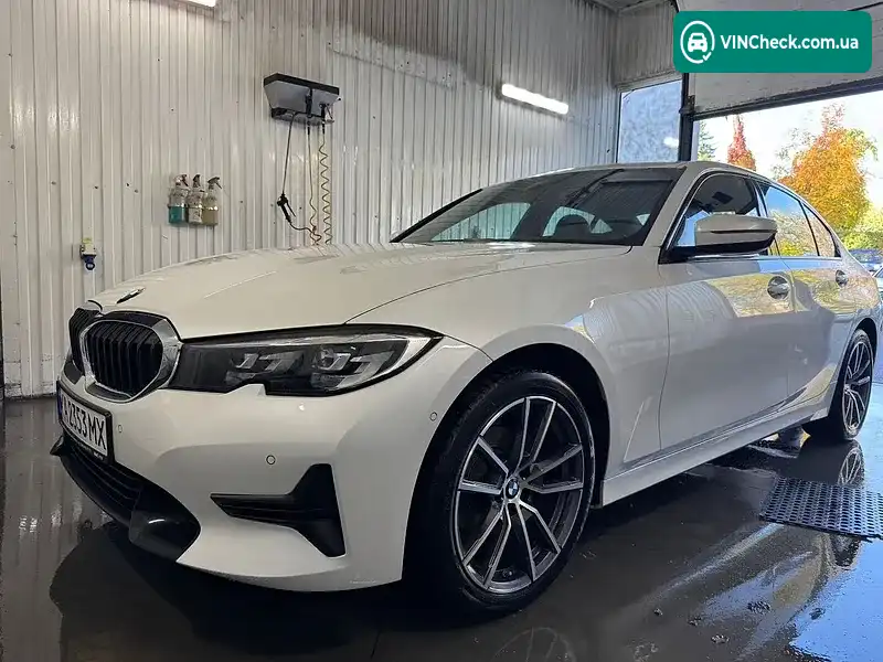BMW 3 Series 2022, фото з оголошення 2 з 9, VIN WBA5V380708C59390