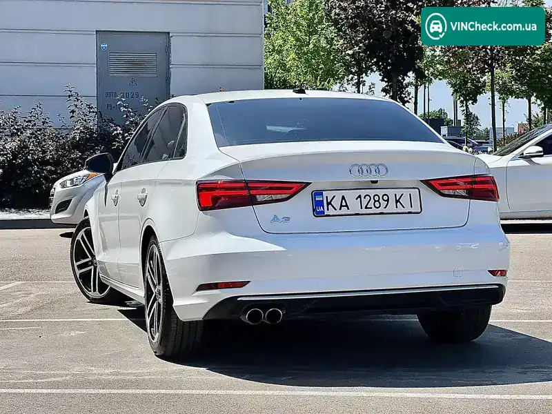 Audi A3 2019, фото з оголошення 2 з 20, VIN WAUAUGFF0KA105905