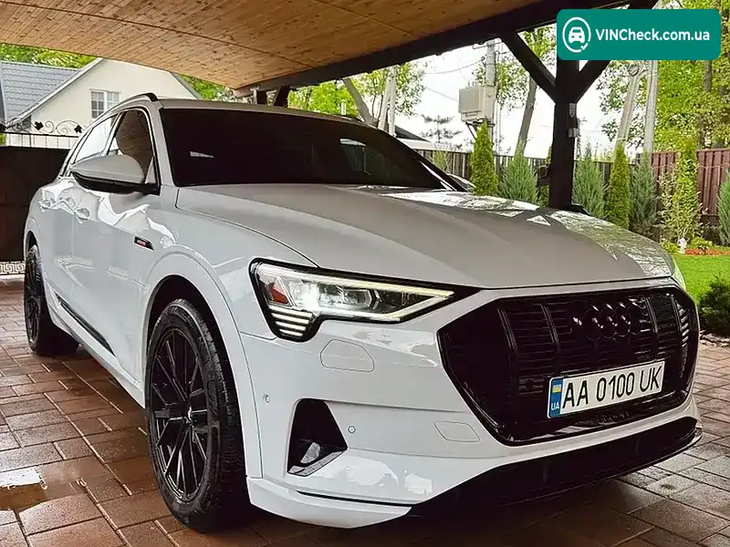 Audi e-tron 2021, фото з оголошення 2 з 20, VIN 7SAYGDEE4PF854949