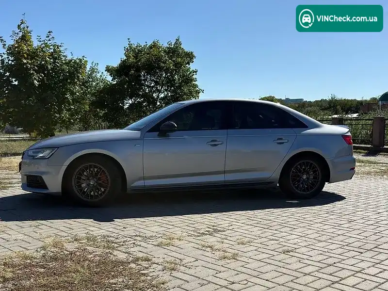 Audi A4 2018, фото з оголошення 2 з 20, VIN WAUPNAF43JA207085