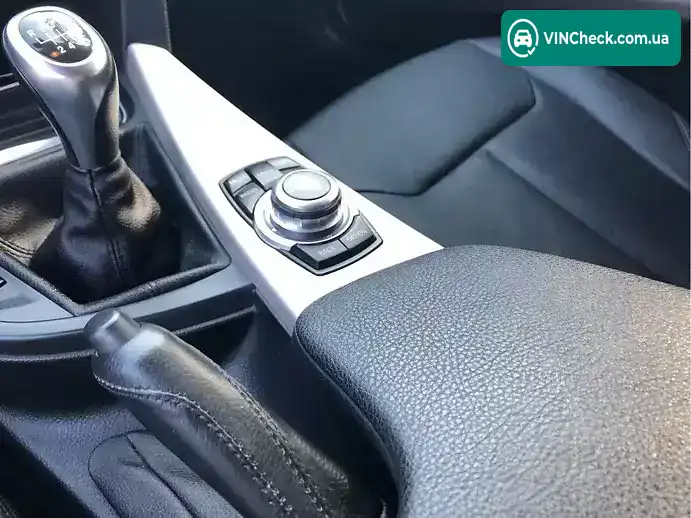 BMW 3 Series 2013, фото з оголошення, VIN WBA3K11090F828117