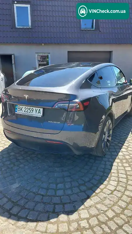 Tesla Model Y 2021, фото з оголошення 2 з 20, VIN 7SAYGDEF6NF326772
