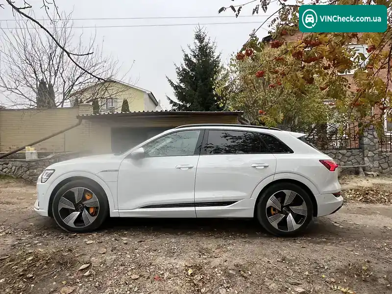 Audi e-tron 2022, фото з оголошення 2 з 18, VIN WA1LAAGE7PB003441
