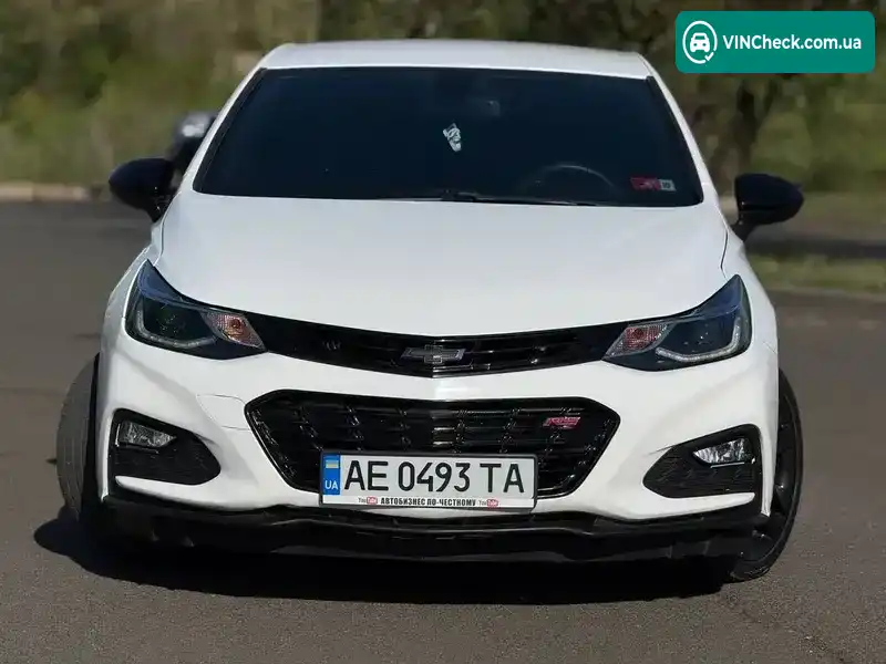Chevrolet Cruze 2018, фото з оголошення 1 з 21, VIN 1G1BE5SM6J7197247