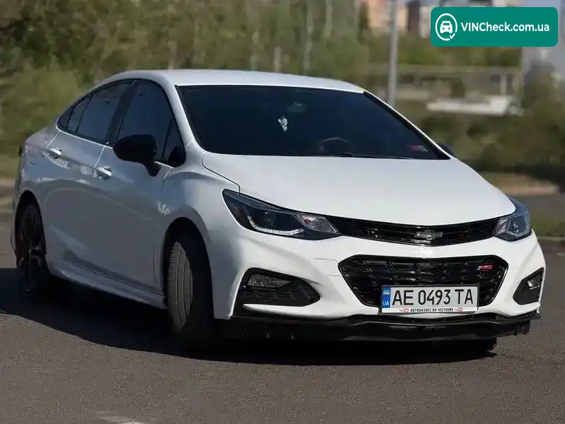 Chevrolet Cruze 2018, фото з оголошення 2 з 21, VIN 1G1BE5SM6J7197247