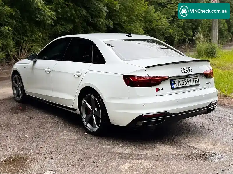 Audi A4 2023, фото з оголошення 2 з 21, VIN WAUEAAF45RN001936