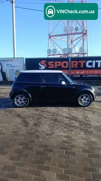 MINI Hatch 2002, фото з оголошення 1 з 11, VIN WMWRC31050TB69542