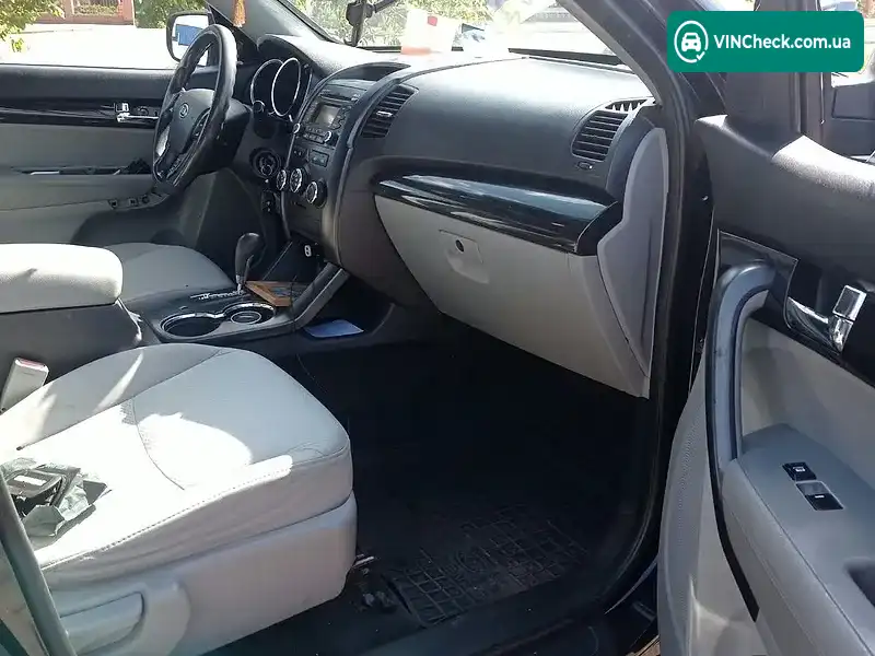 Kia Sorento 2010, фото з оголошення 1 з 6, VIN 5XYKT3A18BG041949