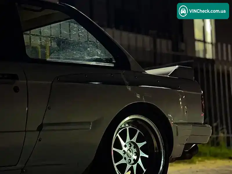 BMW 3 Series 1986, фото з оголошення 2 з 15, VIN WBAAK510709721550