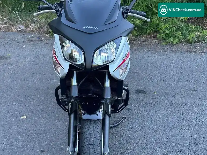 Honda CBF 600SA 2010, фото з оголошення 2 з 16, VIN ZDCPC43B0AF049627