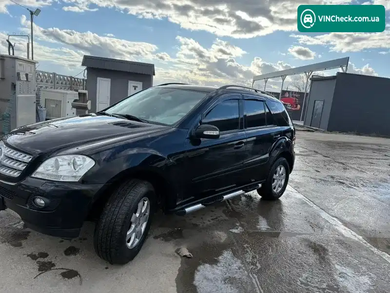 Mercedes-Benz M-Class 2005, фото з оголошення 2 з 18, VIN WDC1641861A011001